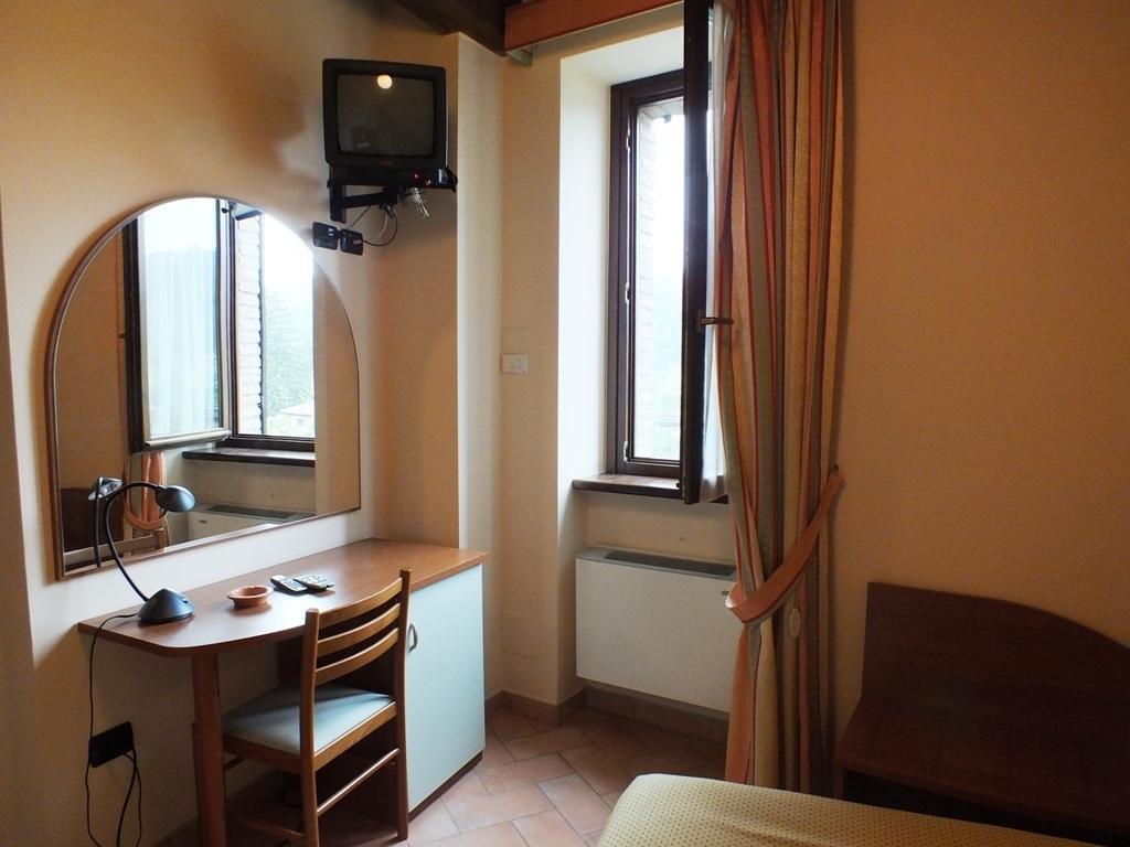Hotel Santa Chiara Sant'Angelo in Vado Bilik gambar